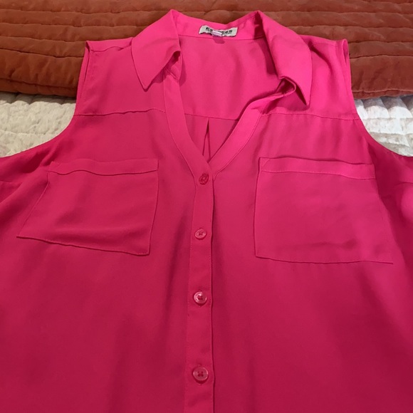 Bundle of two!! Pink & Purple sleeveless tops👚💜 - Picture 3 of 8